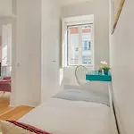 Trendy Flat, In Picturesque Graca Apartment