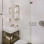 Trendy Flat, In Picturesque Graca Apartment