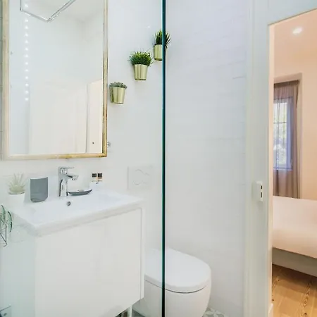 Trendy Flat, In Picturesque Graca