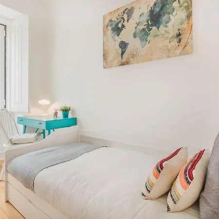 Trendy Flat, In Picturesque Graca Apartamento