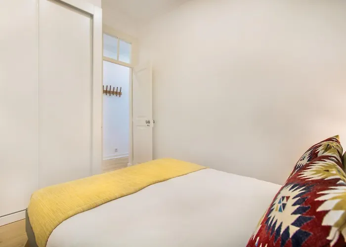 Trendy Flat, In Picturesque Graca