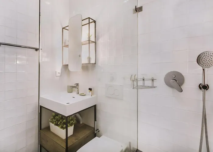 Trendy Flat, In Picturesque Graca דירה