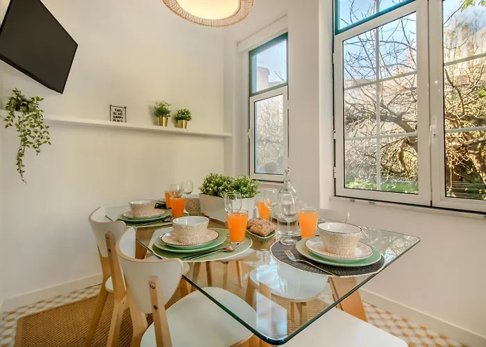 Trendy Flat, In Picturesque Graca