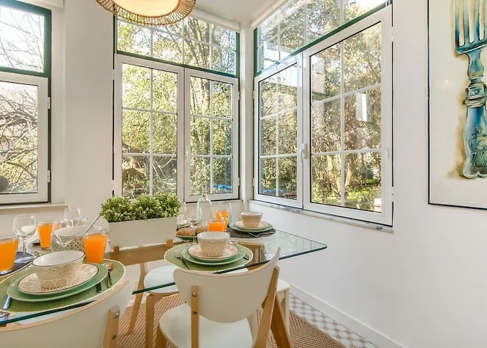 Trendy Flat, In Picturesque Graca *