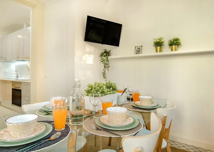 Trendy Flat, In Picturesque Graca * ליסבון