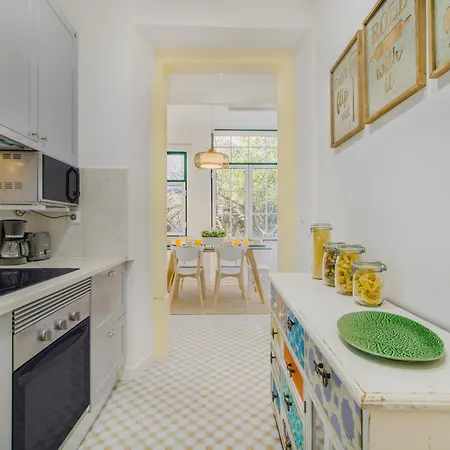 Trendy Flat, In Picturesque Graca Lejlighed